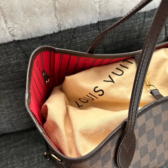 Authentic Louis Vuitton MM Damier Ebene - Picture 12 of 16